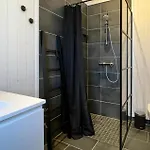 3 Bedroom Cozy In Aakirkeby Hébergement de vacances Åkirkeby