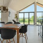 3 Bedroom Cozy In Aakirkeby * Åkirkeby