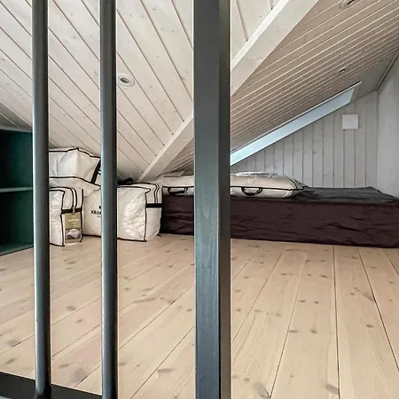 3 Bedroom Cozy In Aakirkeby Åkirkeby