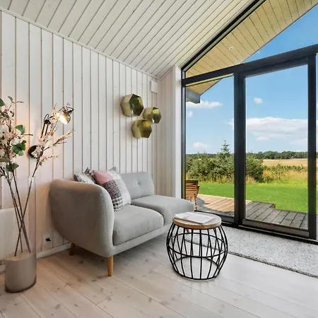 3 Bedroom Cozy In Aakirkeby *