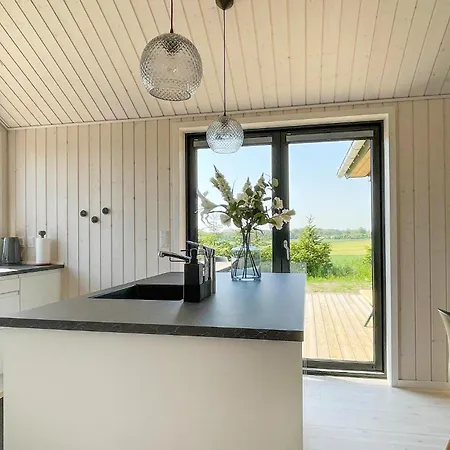 3 Bedroom Cozy In Aakirkeby *