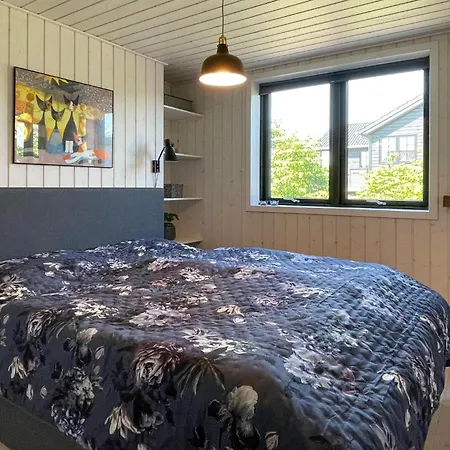 3 Bedroom Cozy In Aakirkeby *