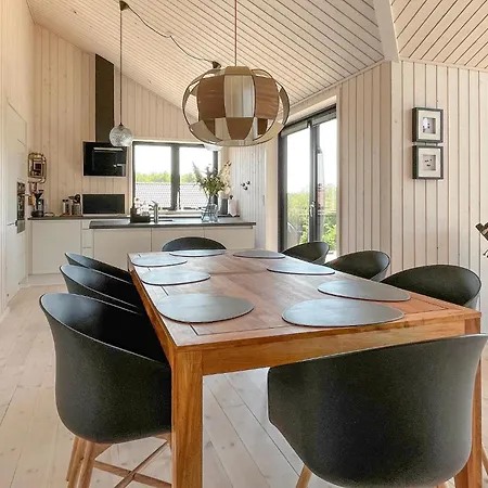 3 Bedroom Cozy In Aakirkeby Prázdninový dům